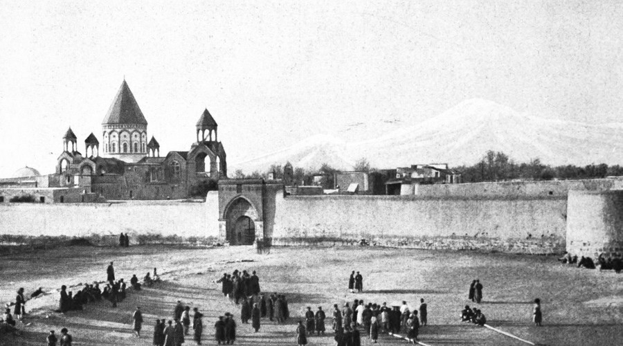 غکس قدیمی کلیسای اچمیادزین ارمنستان 