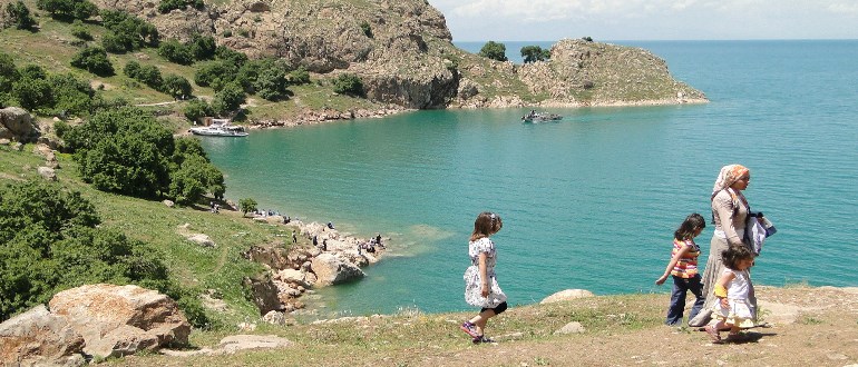 دریاچه وان
