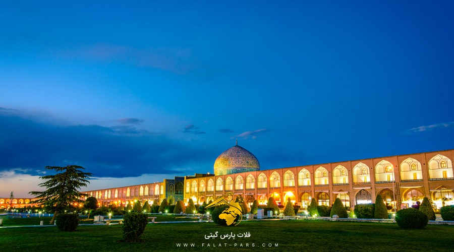 میدان نقش جهان اصفهان در شب