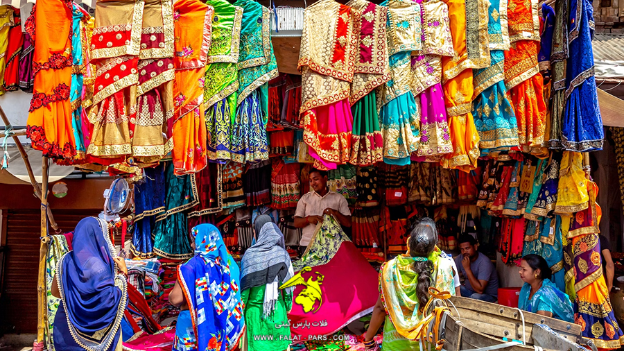 زنان در حال خرید در هند