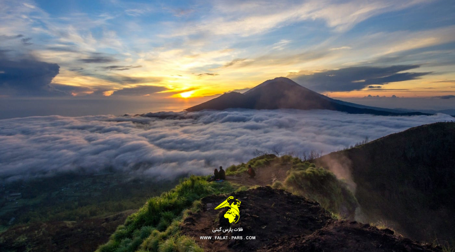 کوههای پوشیده از ابر بالی 