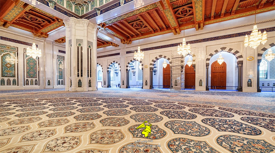 نمایی زیبا ار داخل مسجد مسقط 
